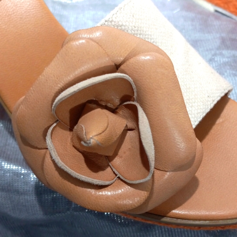ENZO ANGIOLINI FLOWER SANDALS 👡 - Picture 4 of 6